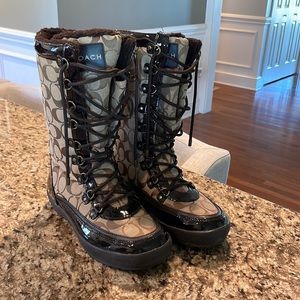 Coach Peggey womens boots size 8M worn only once like new